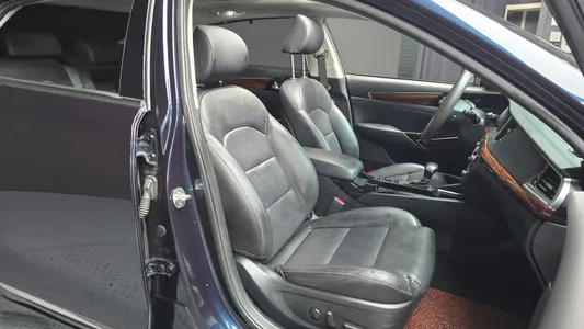 Kia K7 3.0 LPI () 2016 12