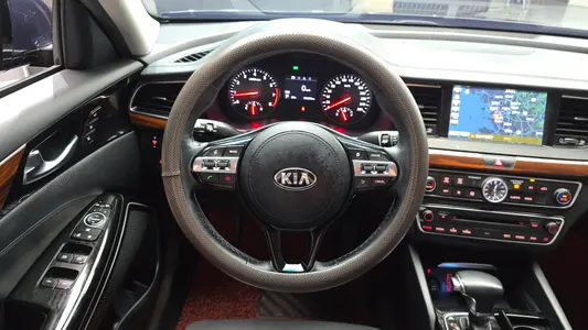 Kia K7 3.0 LPI () 2016 13