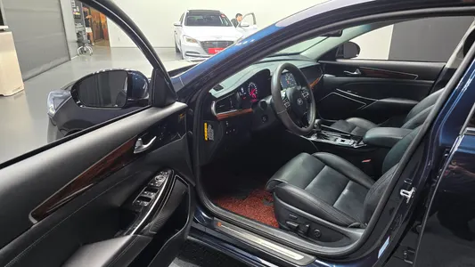 Kia K7 3.0 LPI () 2016 10