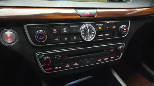 Kia K7 3.0 LPI () 2016 17