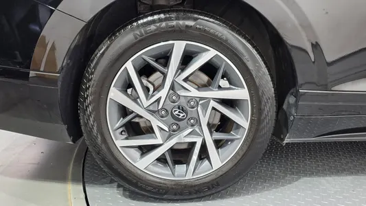 Hyundai (GN7) 3.5 LPG 2WD () 2023 21