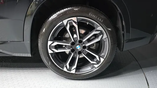 BMW X1 (U11) xDrive 20i M 2025 5