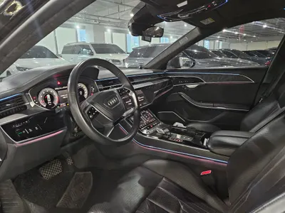 Audi A8 (D5) 60 TFSI LWB 2021 4