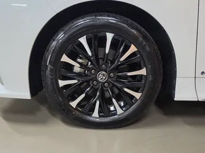 Toyota 4 2.5 HEV AWD 2025 8