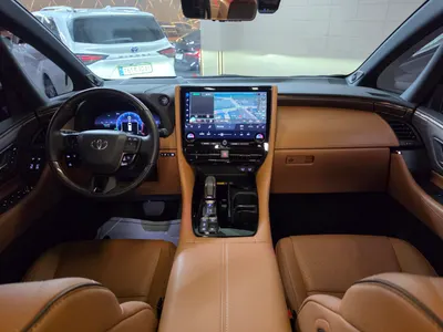 Toyota 4 2.5 HEV AWD 2025 12