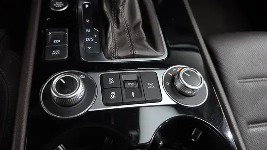 Volkswagen 투아렉 V6 3.0 TDI 2015 31