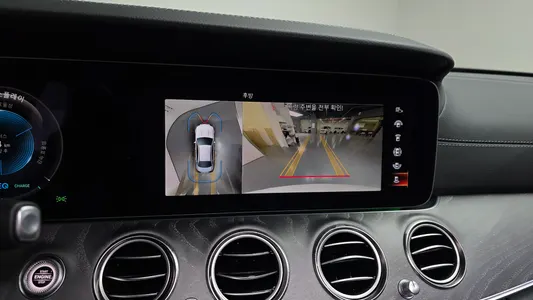 Mercedes-Benz E-Class W213 E350 4MATIC 2023 14