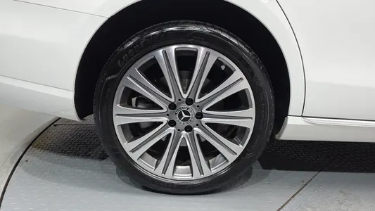 Mercedes-Benz E-Class W213 E350 4MATIC 2023 21