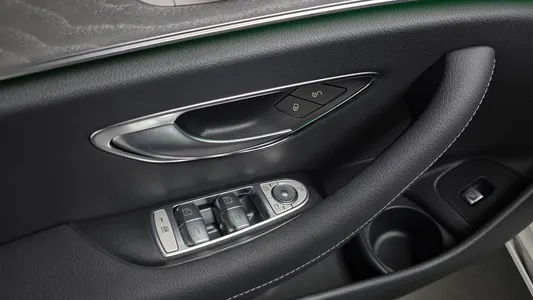 Mercedes-Benz E-Class W213 E350 4MATIC 2023 27