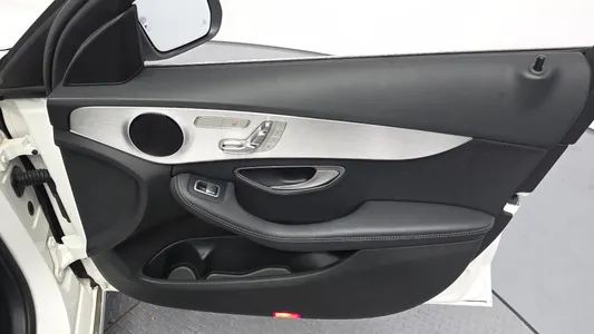 Mercedes-Benz C-Class W205 C200 2017 24