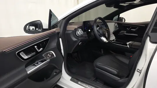 Mercedes-Benz EQE V295 EQE350+ 2023 10