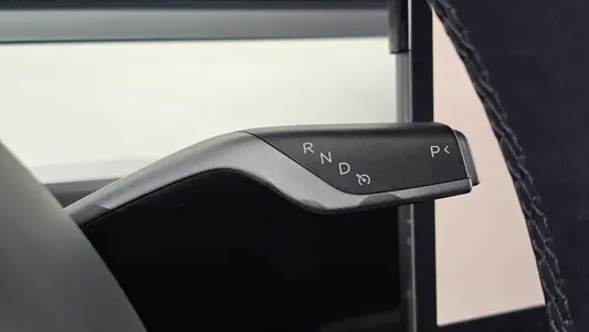 Tesla Y RWD 2023 9