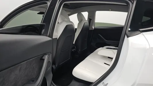 Tesla Y RWD 2023 12