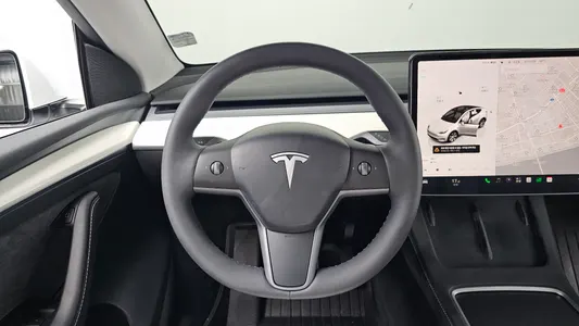 Tesla Y RWD 2023 13