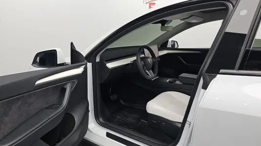 Tesla Y RWD 2023 10