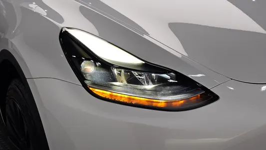 Tesla Y RWD 2023 23
