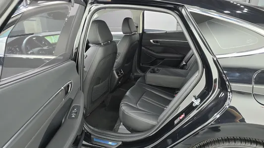 Hyundai (DN8) 2.0 2022 11