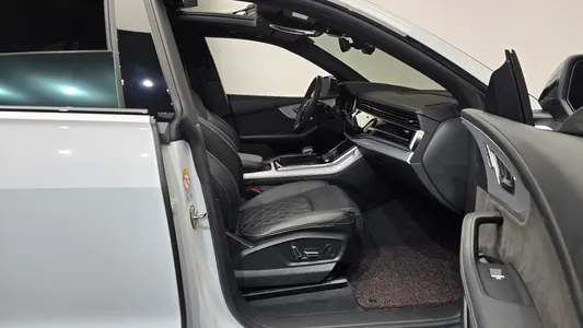 Audi Q8 (4M) 55 TFSI 2022 26
