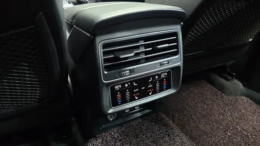 Audi Q8 (4M) 55 TFSI 2022 28