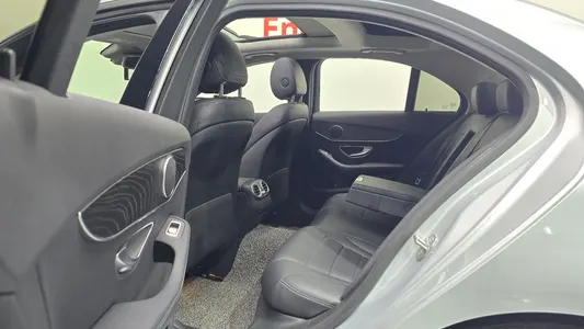 Mercedes-Benz C-Class W205 C200 2018 12
