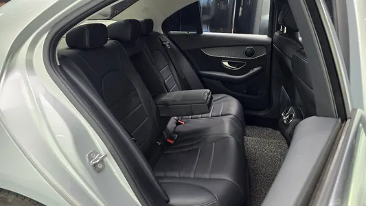 Mercedes-Benz C-Class W205 C200 2018 26