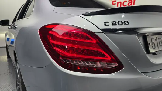 Mercedes-Benz C-Class W205 C200 2018 23