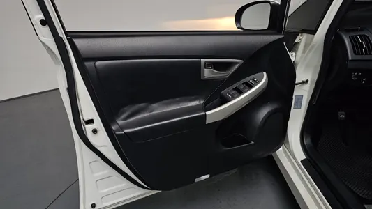 Toyota 프리우스 1.8 E 2012 24