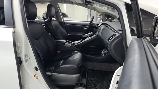 Toyota 프리우스 1.8 E 2012 26