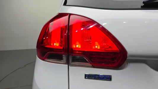 Peugeot 2008 1.6 BlueHDi 2017 23