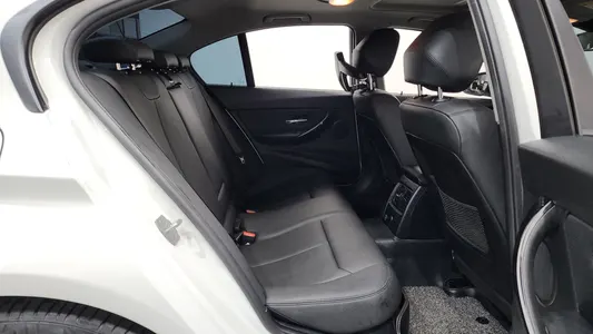 BMW 3 Series (F30) 320d 2018 11