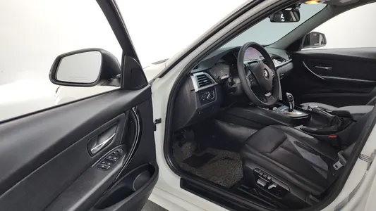 BMW 3 Series (F30) 320d 2018 10