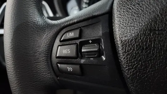 BMW 3 Series (F30) 320d 2018 18