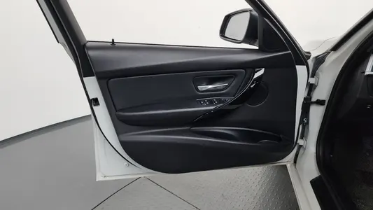 BMW 3 Series (F30) 320d 2018 24