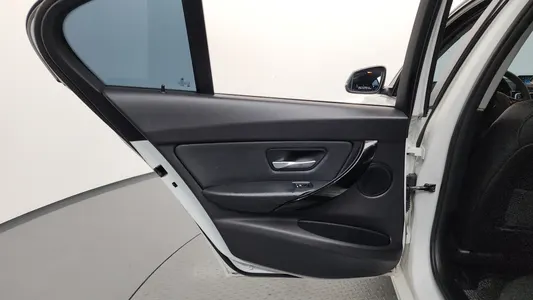 BMW 3 Series (F30) 320d 2018 25