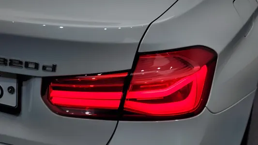 BMW 3 Series (F30) 320d 2018 23