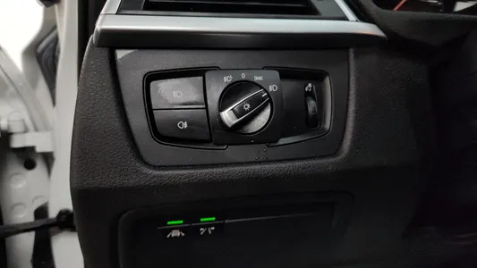 BMW 3 Series (F30) 320d 2018 27