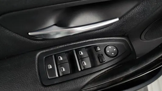 BMW 3 Series (F30) 320d 2018 28