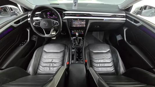 Volkswagen 아테온 2.0 TDI 2023 6