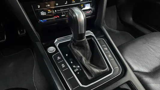 Volkswagen 아테온 2.0 TDI 2023 8
