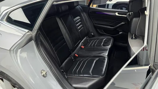 Volkswagen 아테온 2.0 TDI 2023 10