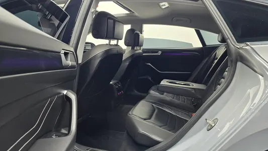 Volkswagen 아테온 2.0 TDI 2023 11