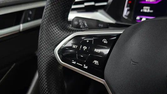 Volkswagen 아테온 2.0 TDI 2023 13