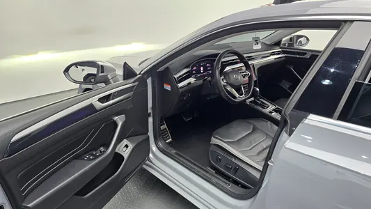 Volkswagen 아테온 2.0 TDI 2023 9