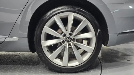 Volkswagen 아테온 2.0 TDI 2023 21