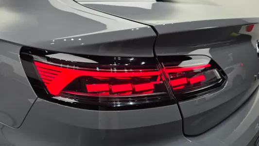 Volkswagen 아테온 2.0 TDI 2023 23