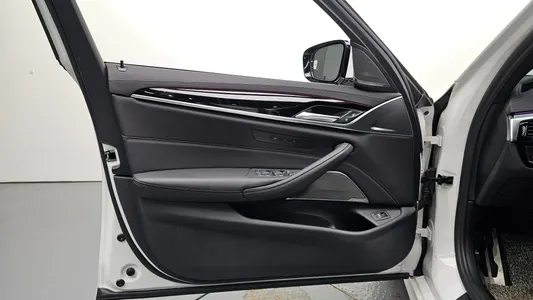 BMW 5 Series (G30) 530i M 2022 24