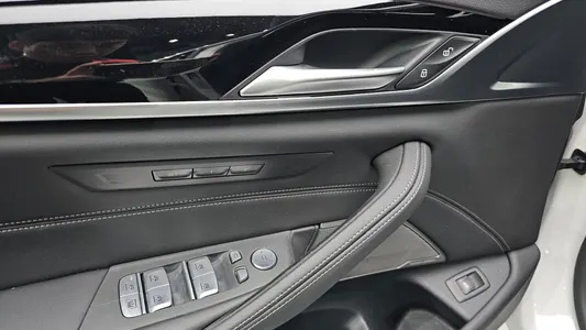 BMW 5 Series (G30) 530i M 2022 29