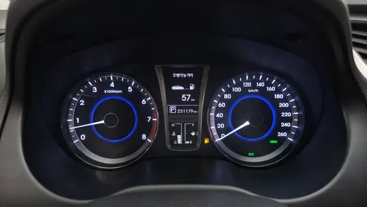Hyundai Grandeur HG HG240 2011 8