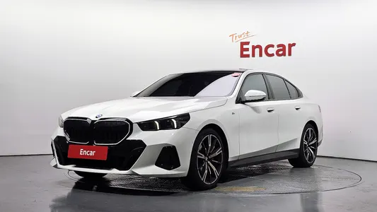 BMW 5 Series (G60) 530i xDrive M 2025