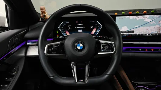 BMW 5 Series (G60) 530i xDrive M 2025 14